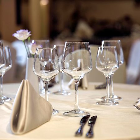 Premier Luxury Mountain Resort Bansko Exterior foto Wine glasses