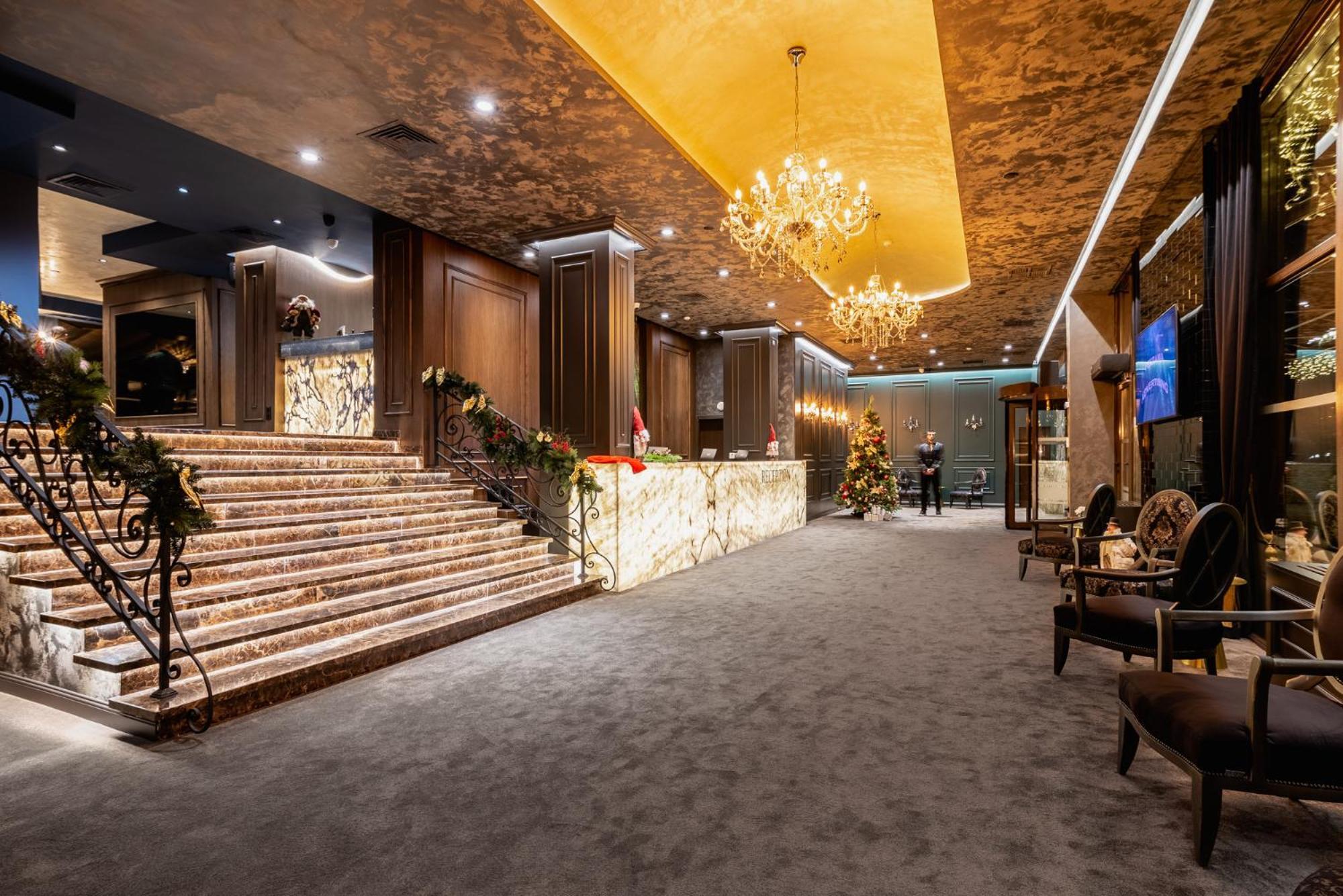 Premier Luxury Mountain Resort Bansko Exterior foto The lobby of the hotel